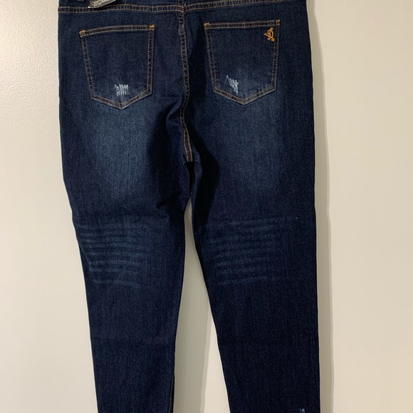 NWT VIP Jeans Embellished Distressed Sz 16 Ankle - Picture 6 of 10